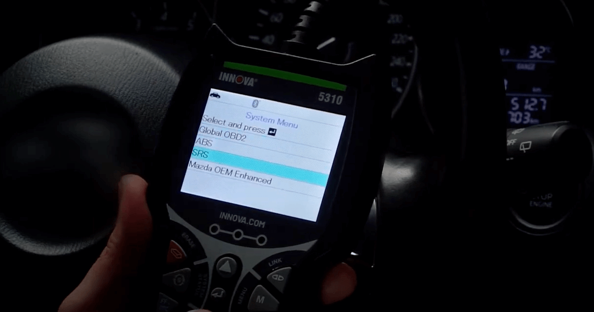 Will Disconnecting My Battery Reset The Airbag Light?